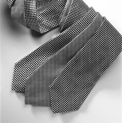 corbata gris