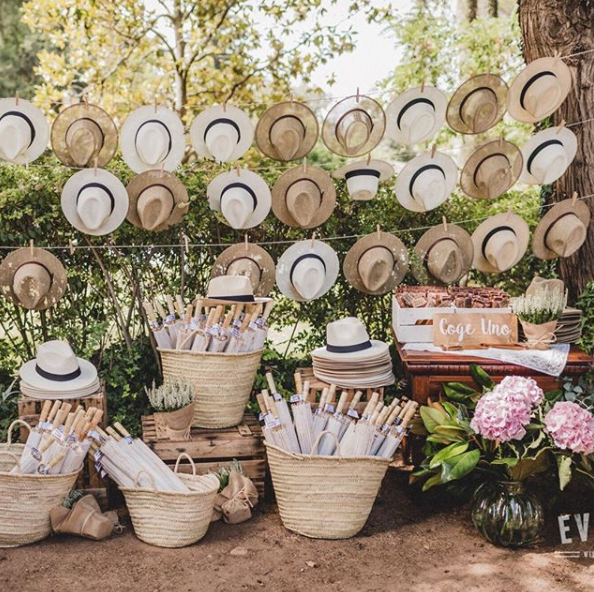 detalles de boda sombreros paja